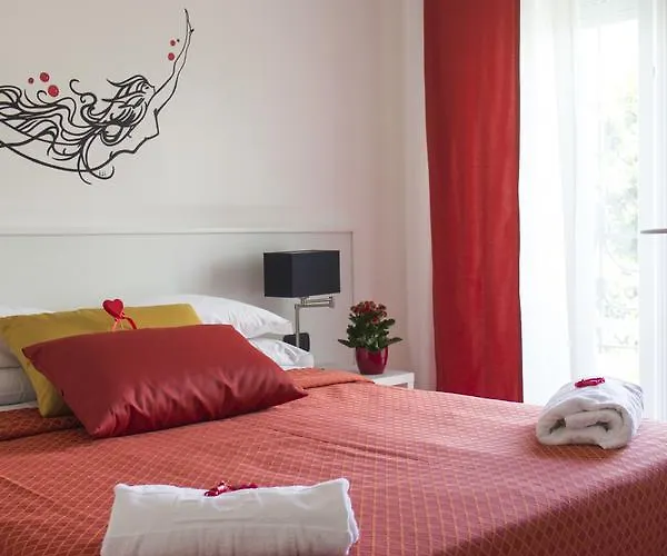 Chiara Otel